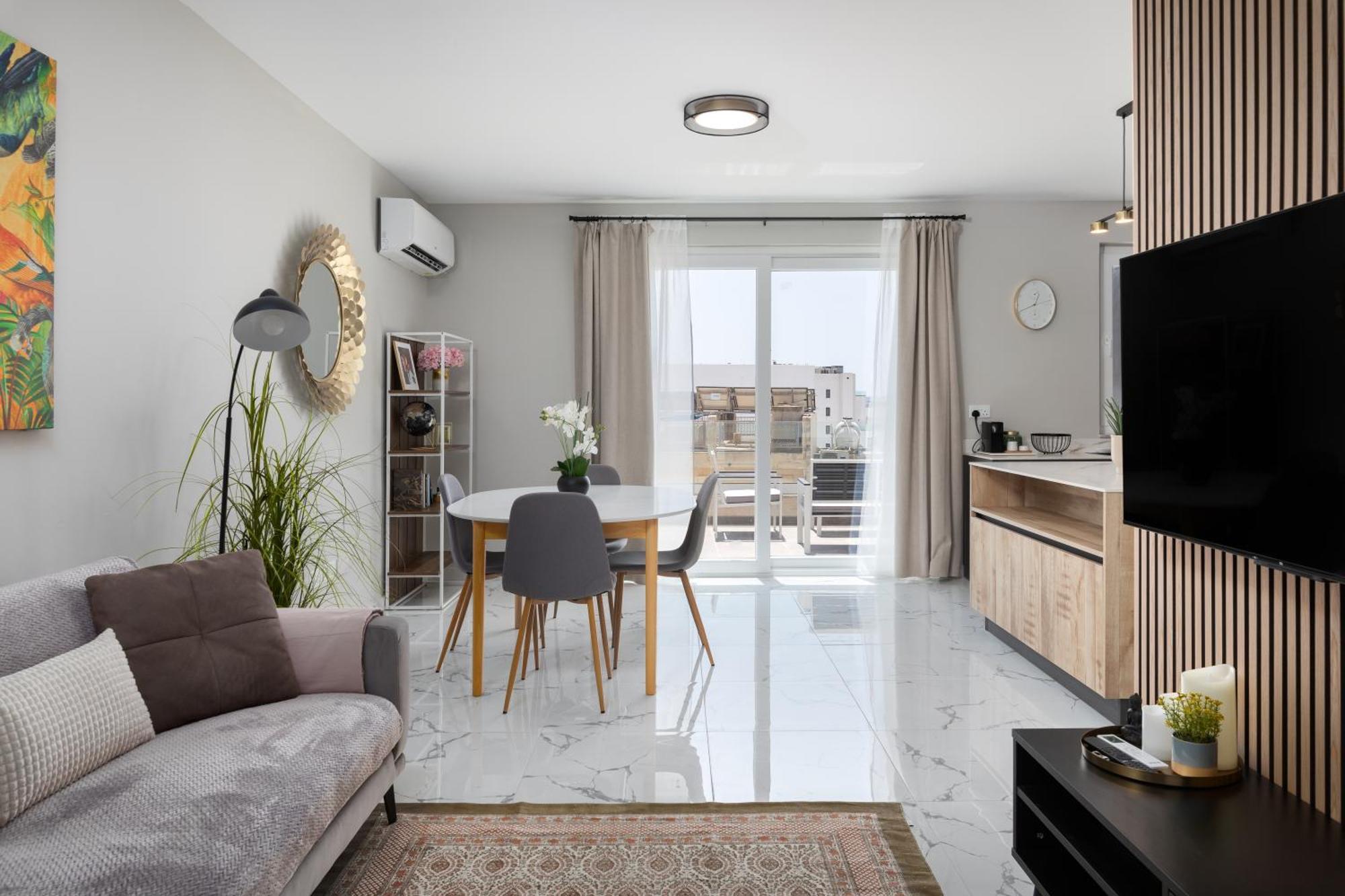 Modern 2Br Cosy Apartment With Large Terrace - Close To Manoel Island & Tigne Shopping Mall Sliema Exterior foto